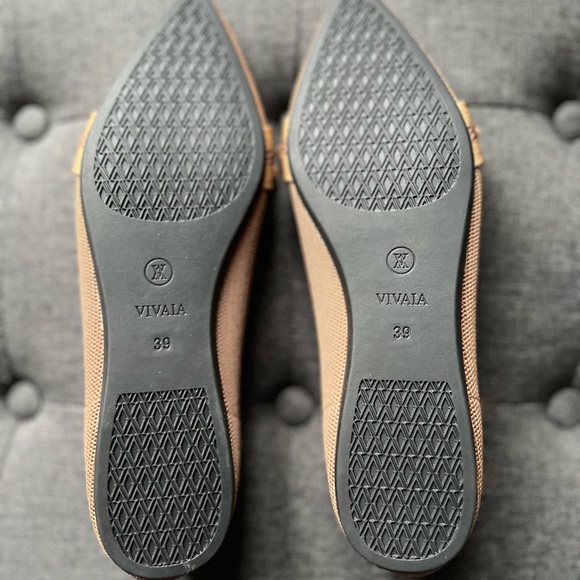 VIVAIA Pointed-Toe Bow Loafers - Picture 8 of 10